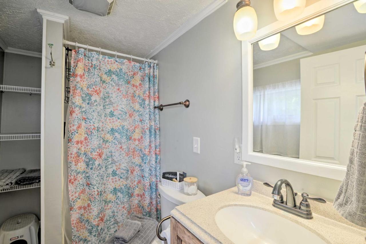 Enchanting Family House With Balcony Less Than 3 Mi To Wvu! Morgantown Kültér fotó